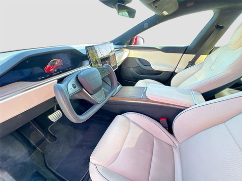 Used 2021 Tesla Model S Plaid image 16