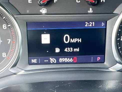 Used 2023 GMC Acadia SLT image 12