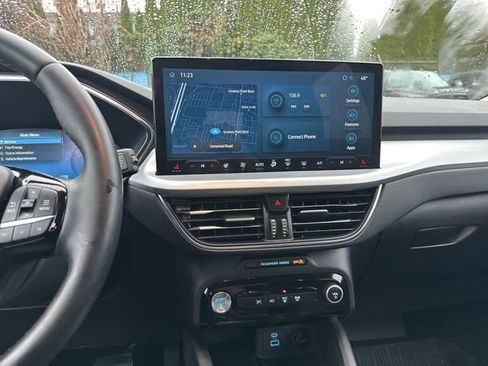 Used 2023 Ford Escape Platinum w/ Premium Technology Package image 20