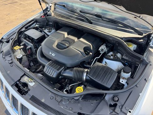 Used 2014 Jeep Grand Cherokee Overland image 24