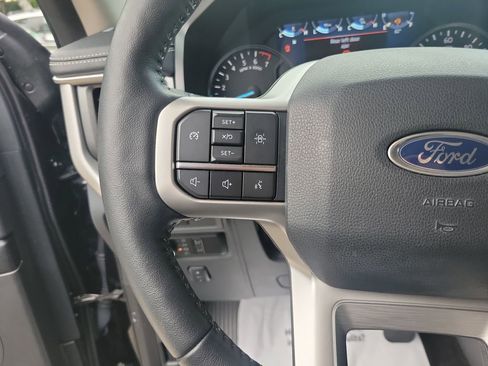 Used 2023 Ford Expedition XLT RWD image 24
