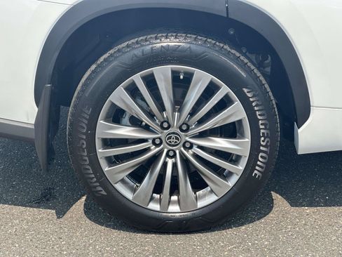 Used 2022 Toyota Highlander Platinum AWD/4WD image 8