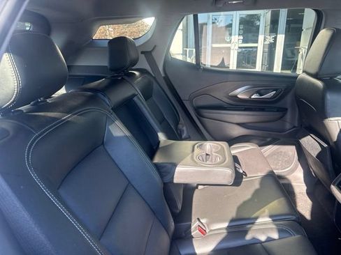 Used 2024 GMC Terrain SLT AWD/4WD image 19