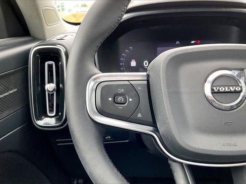 Certified 2024 Volvo XC40 B5 Plus w/ Climate Package image 11