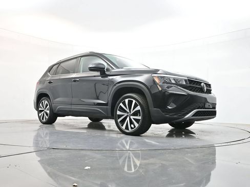 Used 2024 Volkswagen Taos SE FWD image 34