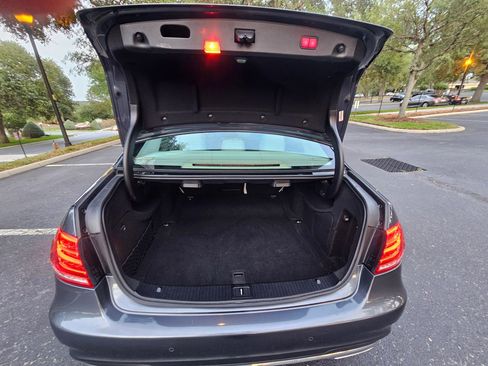Used 2016 Mercedes-Benz E 350 Sedan image 19