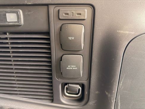 Used 2025 Ford Expedition Active image 14