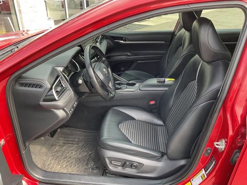 Used 2021 Toyota Camry SE FWD image 13