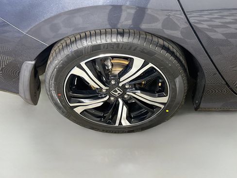 Used 2017 Honda Civic Touring image 33
