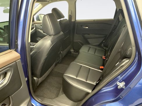 Used 2023 Nissan Rogue SV w/ SV Premium B Package image 11