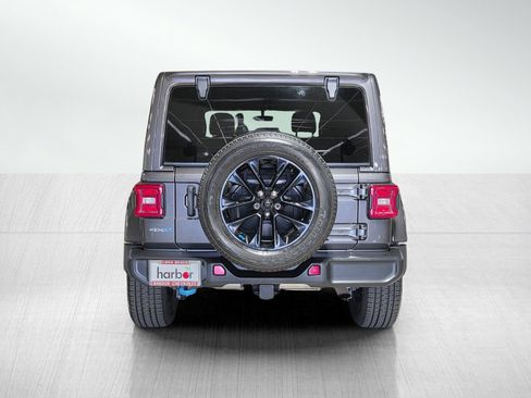 Used 2022 Jeep Wrangler Unlimited Sahara AWD/4WD image 6