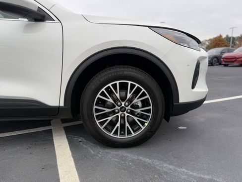 New 2025 Ford Escape SE image 34