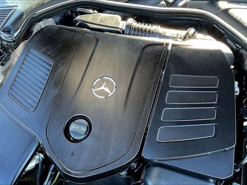 Used 2025 Mercedes-Benz C 300 4MATIC Sedan image 34