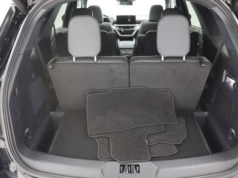 Used 2025 Ford Explorer ST image 32