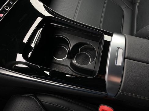 Used 2025 Mercedes-Benz GLC 300 image 18