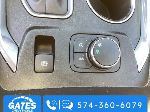 Used 2023 Chevrolet Traverse LS image 29