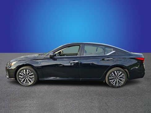 Used 2025 Nissan Altima 2.5 SV image 7