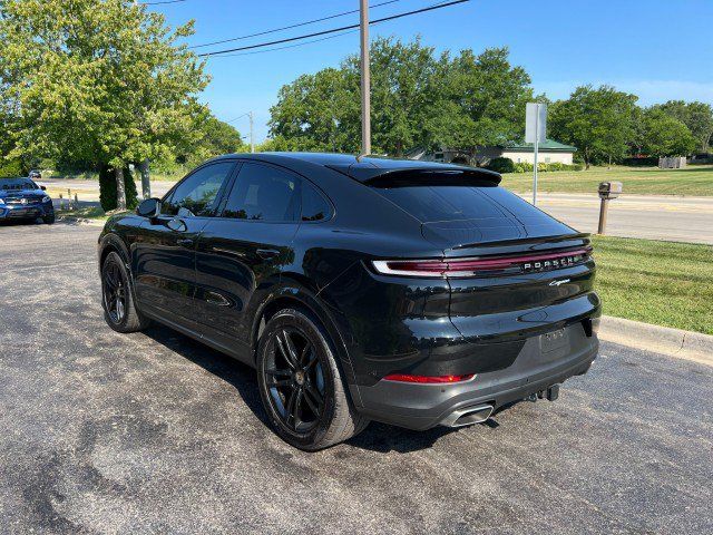 Used 2024 Porsche Cayenne Coupe AWD/4WD image 6