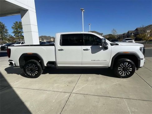 Used 2025 GMC Sierra 3500 Denali Ultimate image 5