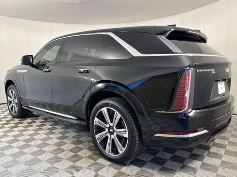 New 2025 Cadillac Escalade IQ Luxury 2 AWD/4WD image 8
