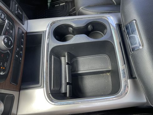 Used 2016 RAM 1500 Laramie RWD image 28