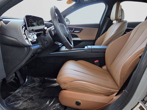 Certified 2024 Mercedes-Benz E 350 4MATIC Sedan w/ MBUS Superscreen Package image 12