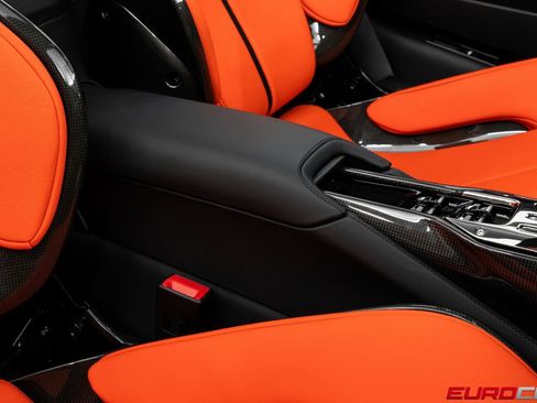 Used 2024 Ferrari SF90 Spider image 44