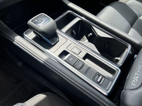 Used 2023 Nissan Pathfinder SL FWD image 21