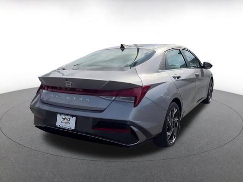 Used 2025 Hyundai Elantra SEL image 14