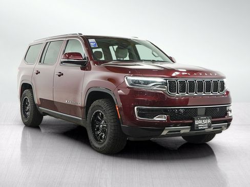 Used 2022 Jeep Wagoneer Series III w/ Premium Group I AWD/4WD image 7