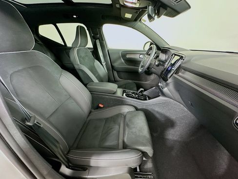 Used 2024 Volvo XC40 B5 Ultimate w/ Climate Package AWD/4WD image 42