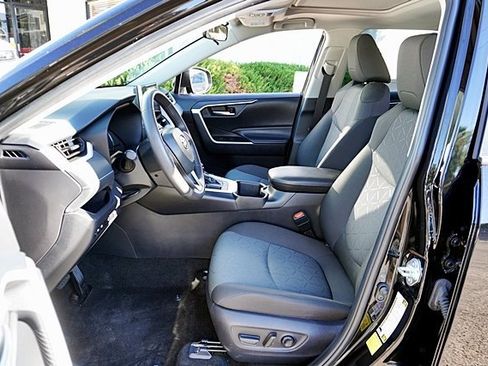 Used 2024 Toyota RAV4 XLE image 15