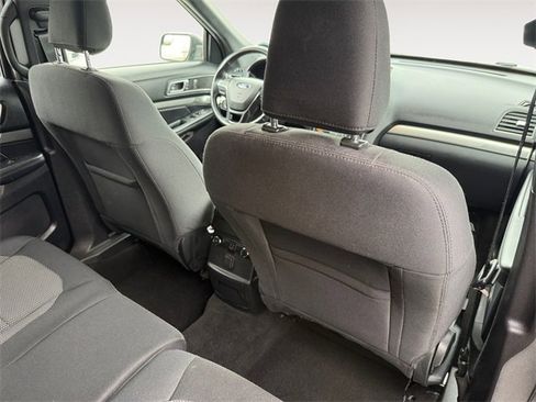 Used 2019 Ford Explorer XLT image 26