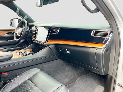 Certified 2024 Jeep Grand Wagoneer Series III AWD/4WD image 32