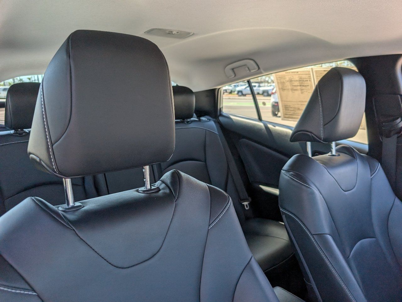 Used 2021 Toyota Prius Prime XLE FWD image 3