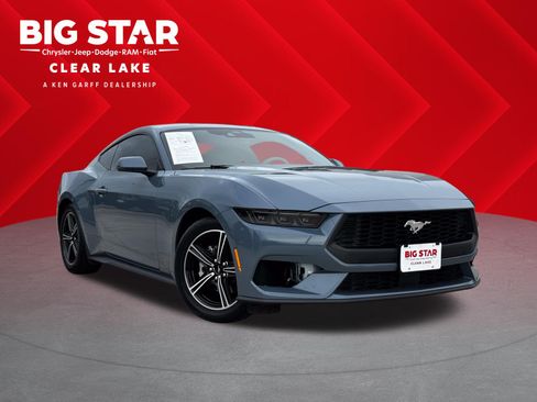 Used 2025 Ford Mustang Coupe RWD image 1