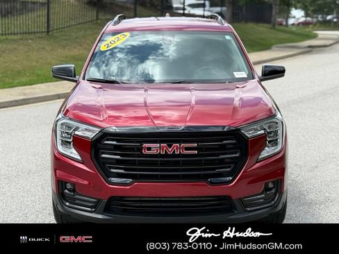 Used 2023 GMC Terrain SLT w/ Infotainment Package II FWD image 8