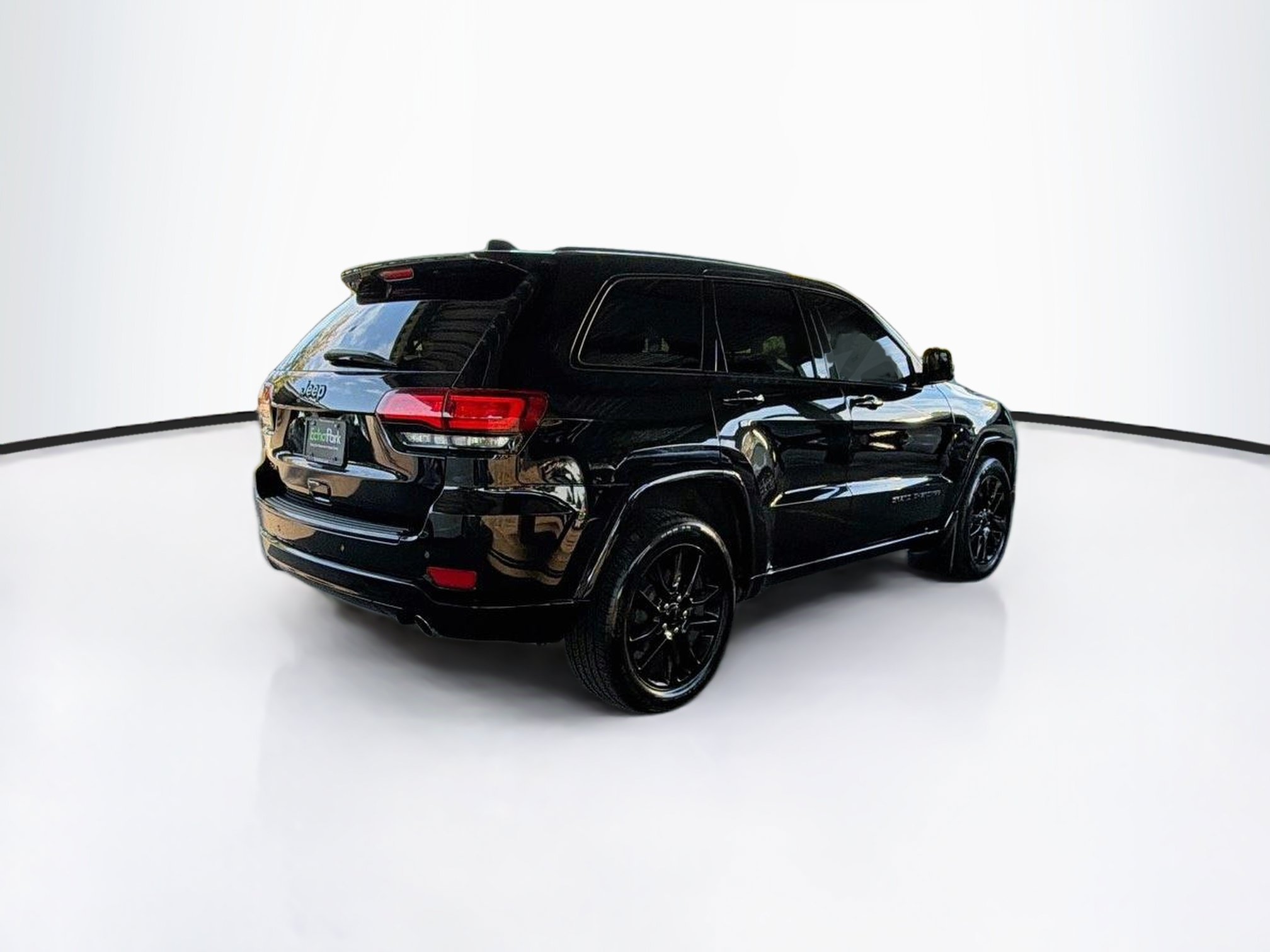 Used 2018 Jeep Grand Cherokee Altitude AWD/4WD image 9