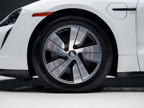 Used 2023 Porsche Taycan w/ Premium Package image 18