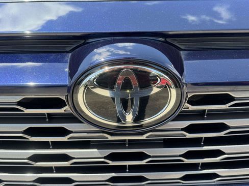 Used 2022 Toyota RAV4 Limited FWD image 13
