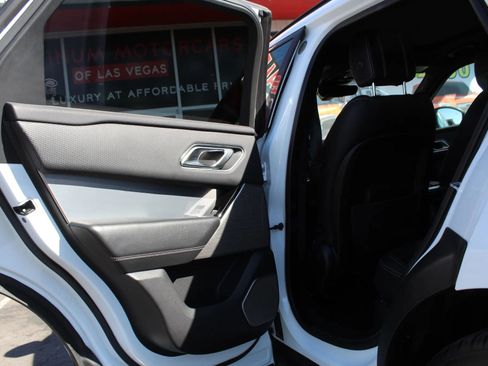 Used 2018 Land Rover Range Rover Velar R-Dynamic SE image 21