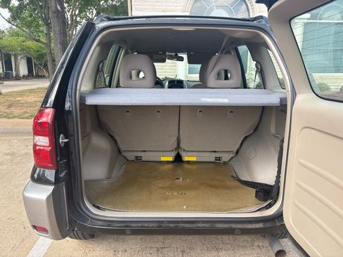 Used 2004 Toyota RAV4 2WD image 16