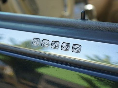 Used 2004 Lincoln Navigator Luxury image 5