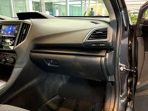 Used 2019 Subaru Crosstrek 2.0i Premium image 18