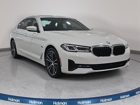Certified 2023 BMW 530e 530e iPerformance w/ Premium Package image 3