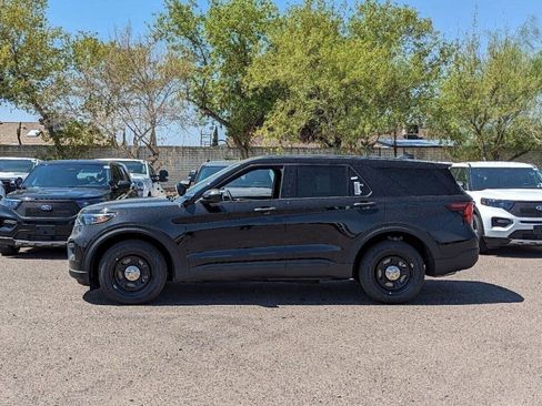 New 2025 Ford Explorer Base image 2