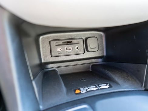 Used 2021 Chevrolet Equinox Premier image 30