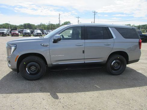 New 2026 GMC Yukon Elevation w/ Elevation Premium Package AWD/4WD image 7