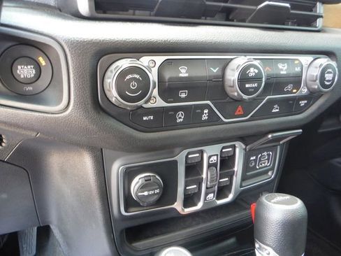 Used 2025 Jeep Gladiator Sport AWD/4WD image 42