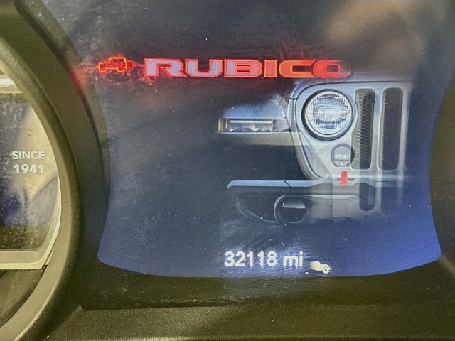 Used 2025 Jeep Wrangler Unlimited Rubicon w/ Convenience Group AWD/4WD image 5